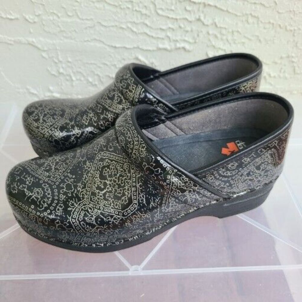 Dansko XP Clogs Shoes Black Silver Design Patent Leather Slip On Stapled 7.5 38